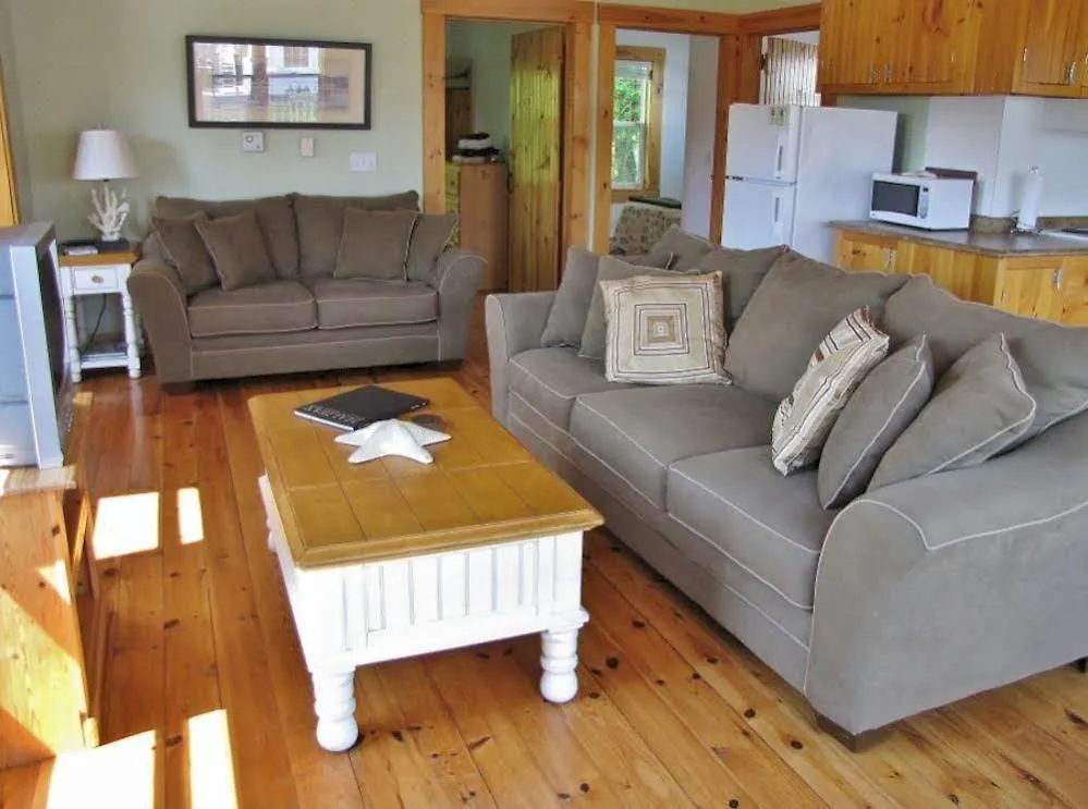 Larinda'S Landing Oceanfront Cottages Halifax 0*,