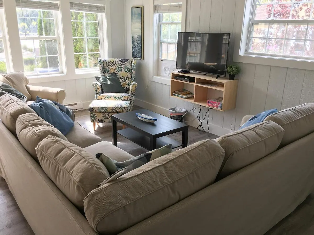 Larinda'S Landing Oceanfront Cottages Χάλιφαξ Σαλέ
