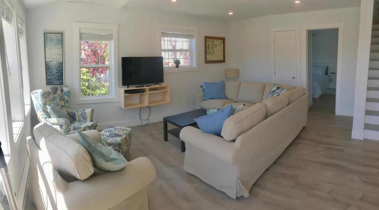 Larinda'S Landing Oceanfront Cottages Halifax