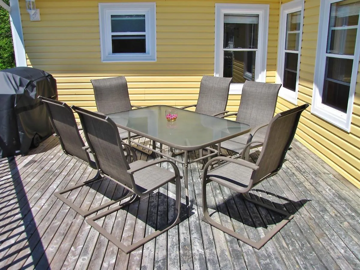 Larinda'S Landing Oceanfront Cottages Halifax 0*,
