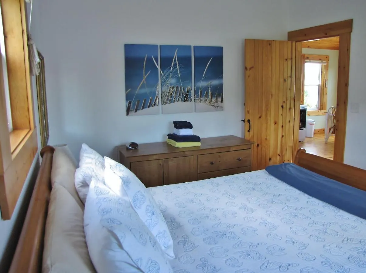 Larinda'S Landing Oceanfront Cottages Halifax