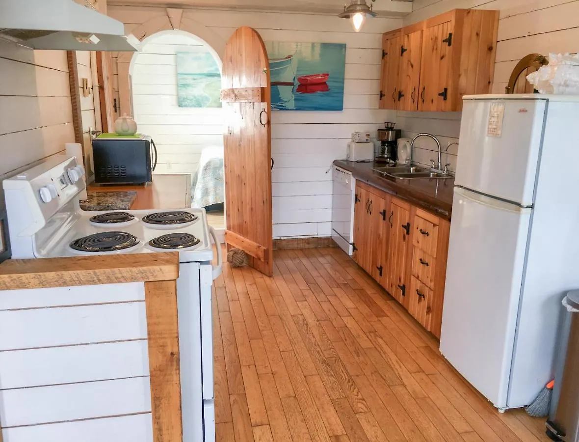 Larinda'S Landing Oceanfront Cottages Halifax 0*,