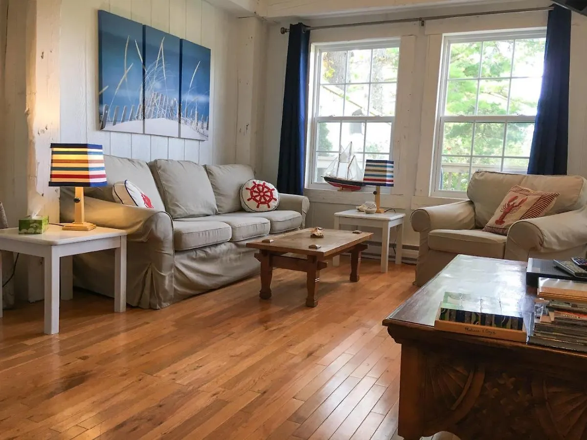 Larinda'S Landing Oceanfront Cottages Halifax