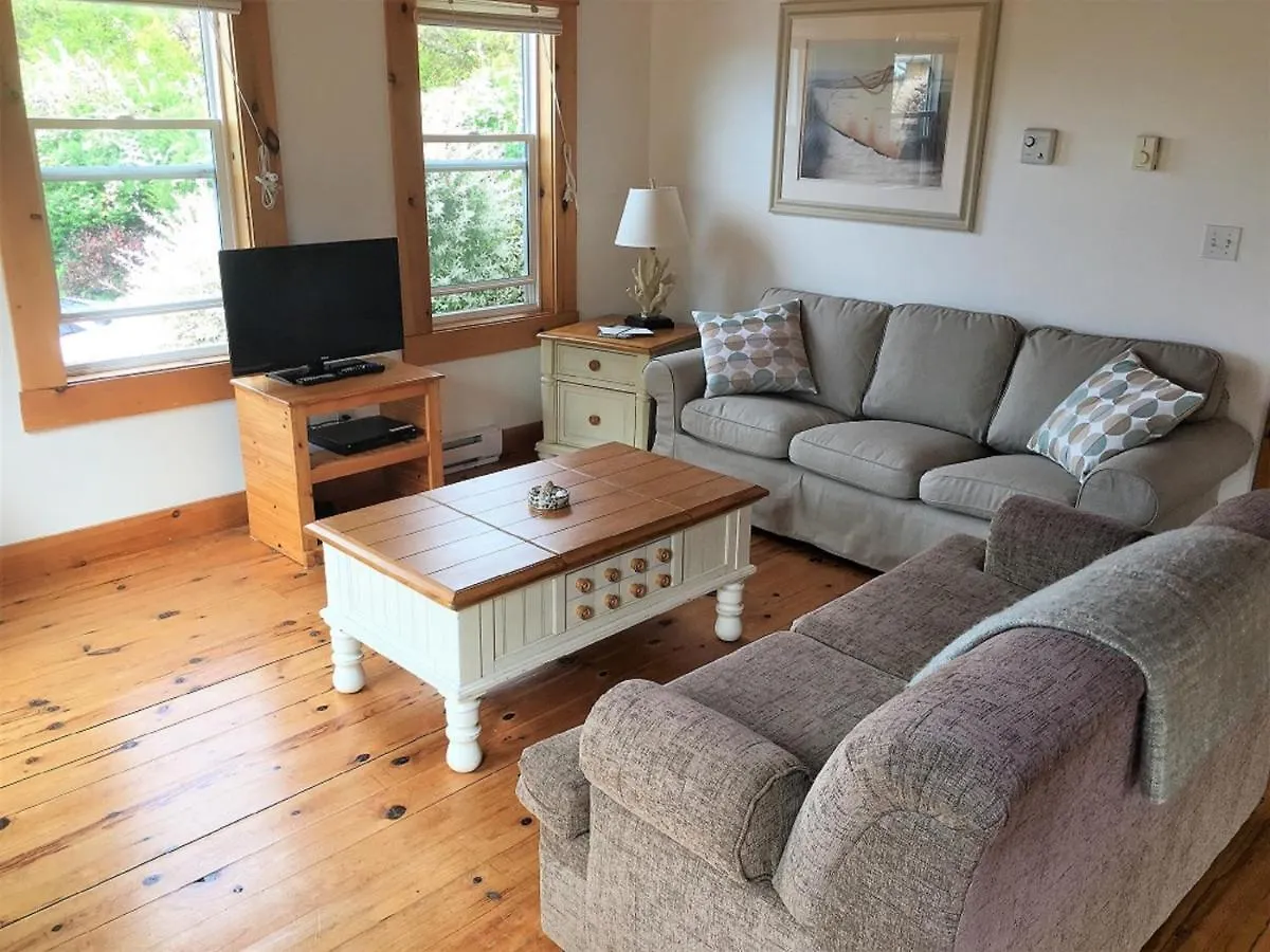 Larinda'S Landing Oceanfront Cottages Halifax