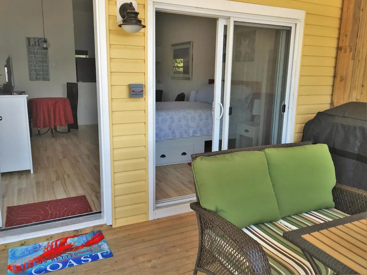 Larinda'S Landing Oceanfront Cottages Halifax 0*,
